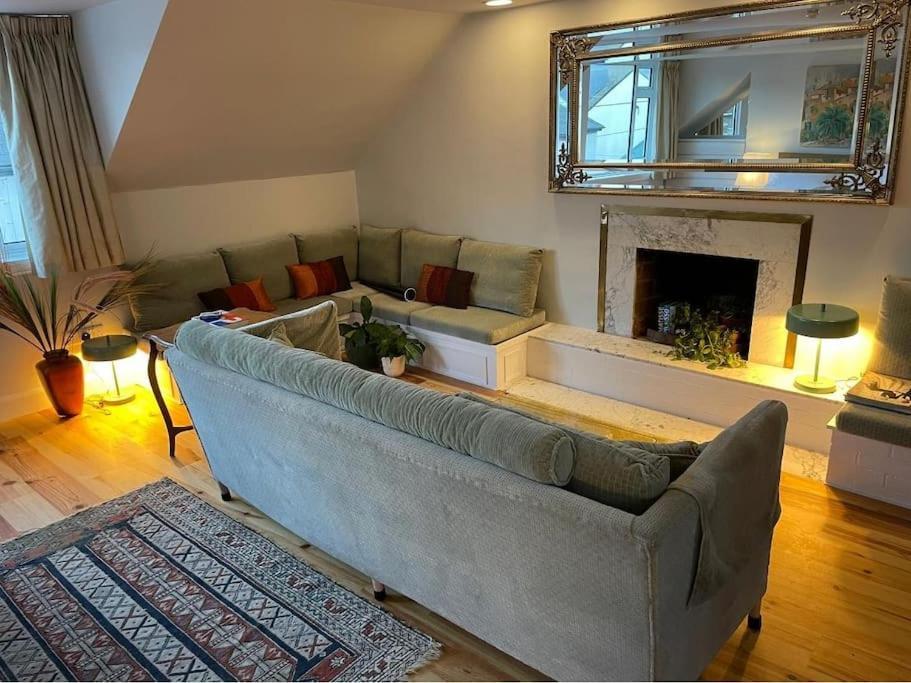 Paris Rooftop Studio At The Residence, Bantry Ngoại thất bức ảnh
