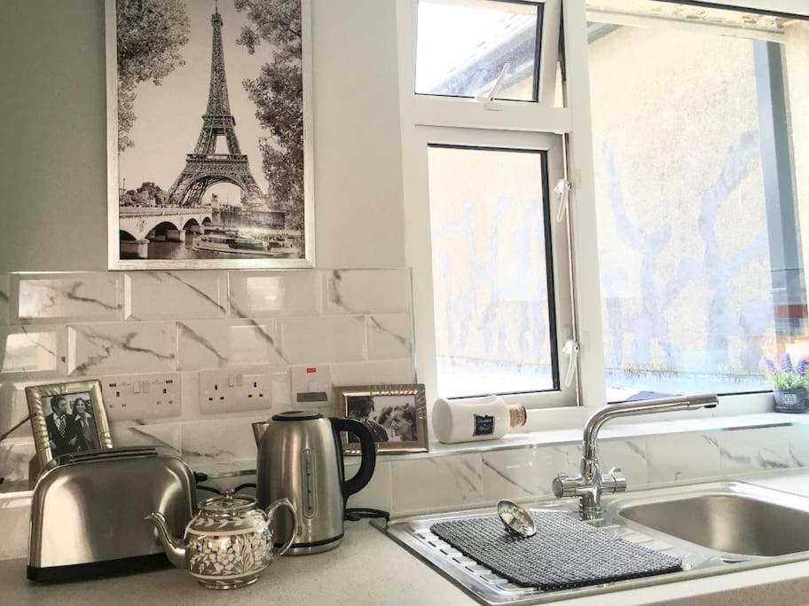 Paris Rooftop Studio At The Residence, Bantry Ngoại thất bức ảnh