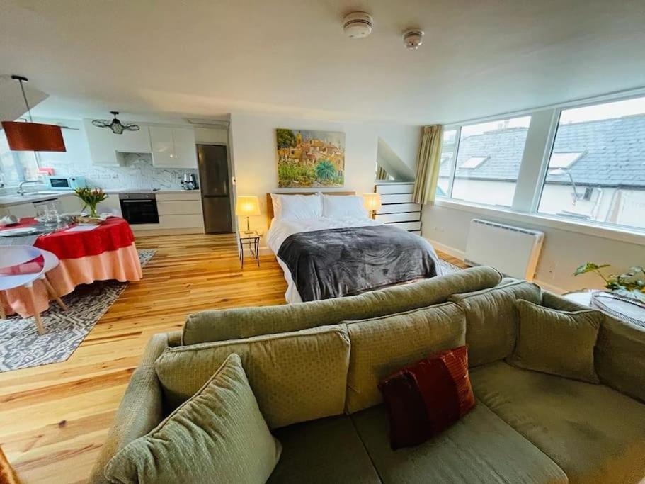 Paris Rooftop Studio At The Residence, Bantry Ngoại thất bức ảnh
